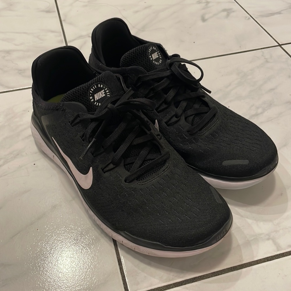 nike free run 🏃🏻‍♀️ size 8